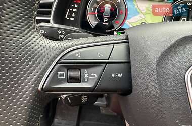 Позашляховик / Кросовер Audi Q8 2021 в 