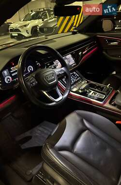 Внедорожник / Кроссовер Audi Q8 2018 в 