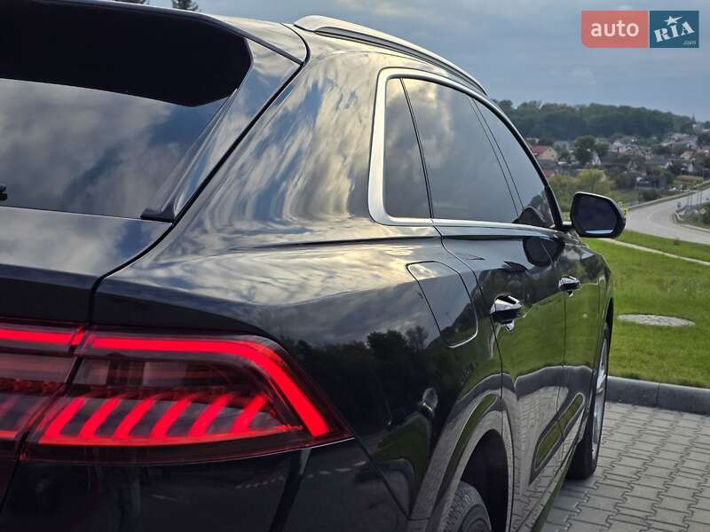 Позашляховик / Кросовер Audi Q8 2021 в Тернополі