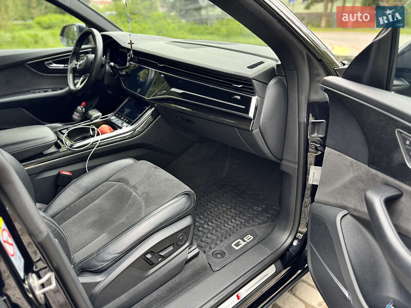 Позашляховик / Кросовер Audi Q8 2021 в Львові