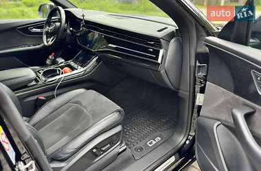 Внедорожник / Кроссовер Audi Q8 2021 в 