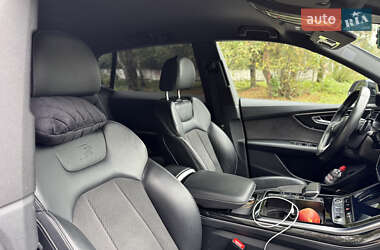 Внедорожник / Кроссовер Audi Q8 2021 в 