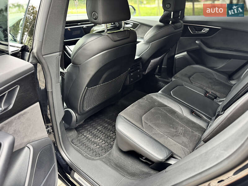 Позашляховик / Кросовер Audi Q8 2021 в Львові