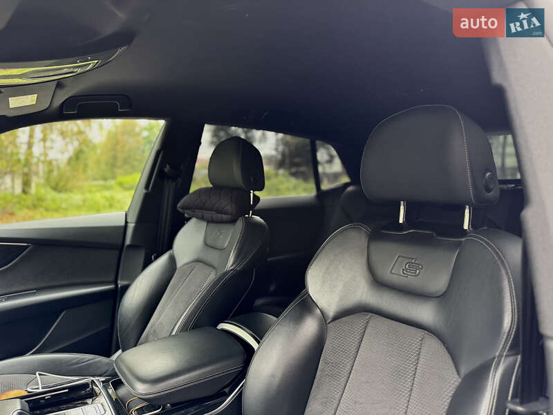 Позашляховик / Кросовер Audi Q8 2021 в Львові