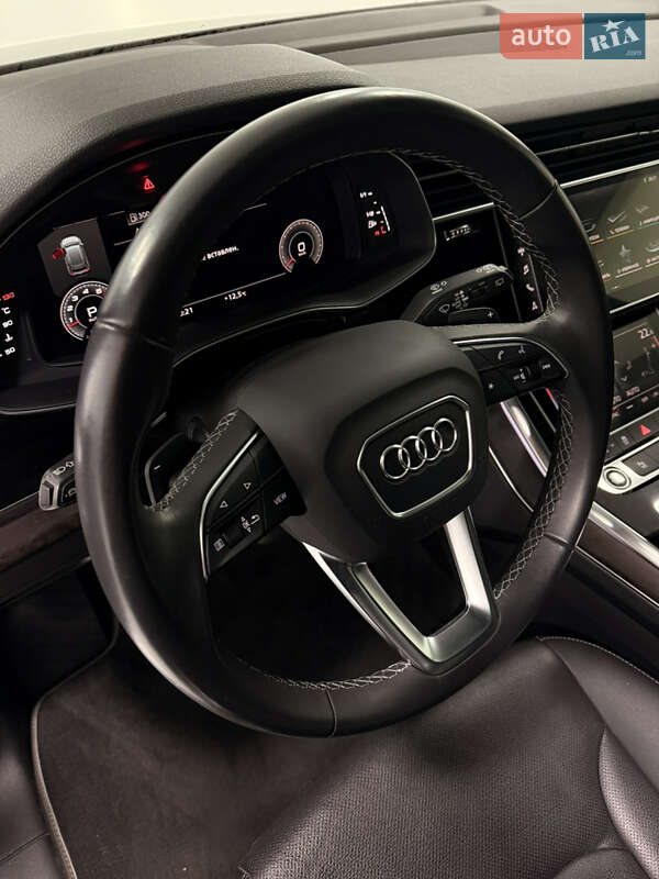 Внедорожник / Кроссовер Audi Q8 2021 в Одессе