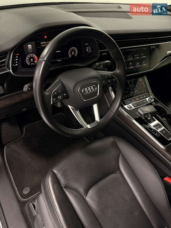Внедорожник / Кроссовер Audi Q8 2021 в Одессе