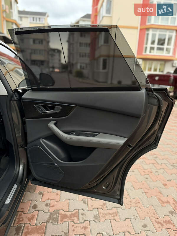Позашляховик / Кросовер Audi Q8 2019 в Києві
