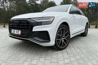 Позашляховик / Кросовер Audi Q8 2022 в 