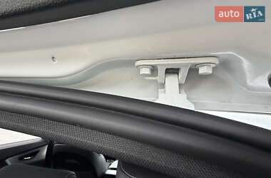 Позашляховик / Кросовер Audi Q8 2022 в 