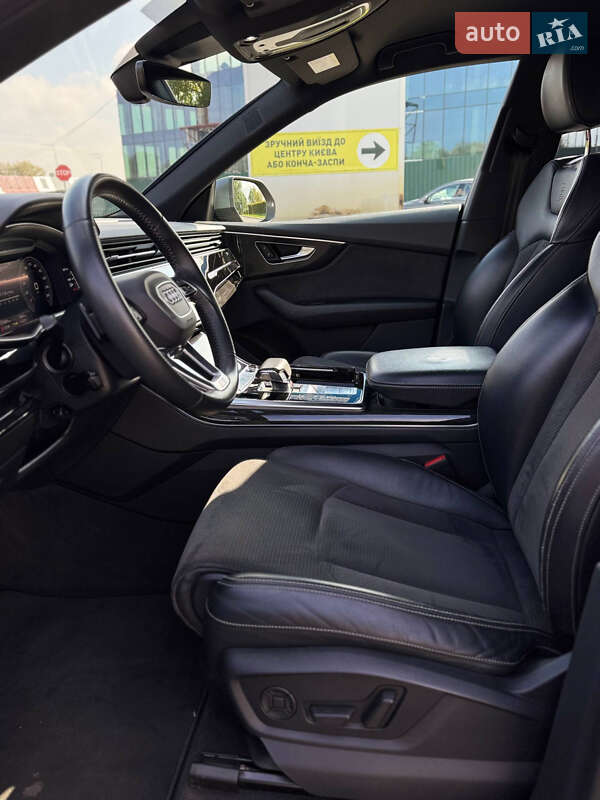Внедорожник / Кроссовер Audi Q8 2018 в Киеве