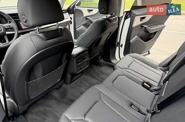 Внедорожник / Кроссовер Audi Q8 2025 в 