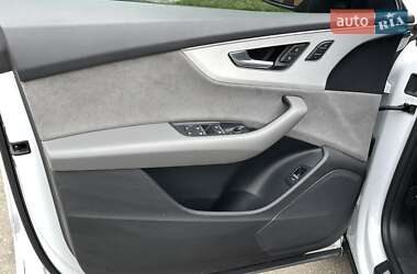 Внедорожник / Кроссовер Audi Q8 2020 в 