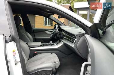 Внедорожник / Кроссовер Audi Q8 2020 в 