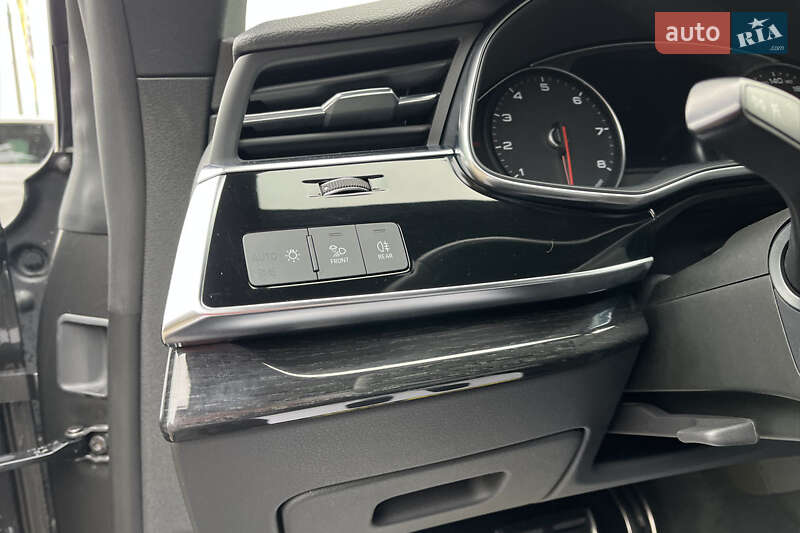Внедорожник / Кроссовер Audi Q8 2019 в Коломые