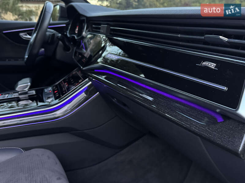 Внедорожник / Кроссовер Audi Q8 2019 в Ужгороде