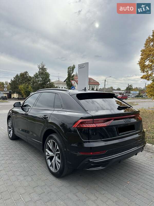 Внедорожник / Кроссовер Audi Q8 2021 в Киеве