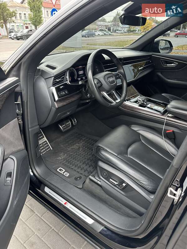 Внедорожник / Кроссовер Audi Q8 2021 в Киеве