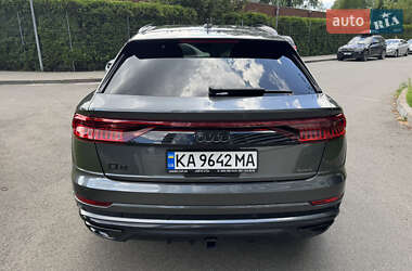 Внедорожник / Кроссовер Audi Q8 2021 в 