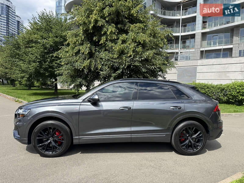 Внедорожник / Кроссовер Audi Q8 2021 в Киеве
