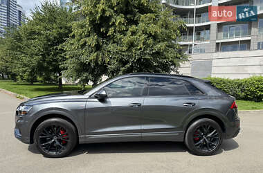 Внедорожник / Кроссовер Audi Q8 2021 в 
