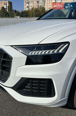 Внедорожник / Кроссовер Audi Q8 2019 в 