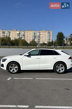 Внедорожник / Кроссовер Audi Q8 2019 в 