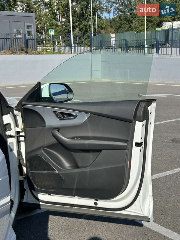 Внедорожник / Кроссовер Audi Q8 2019 в Полтаве