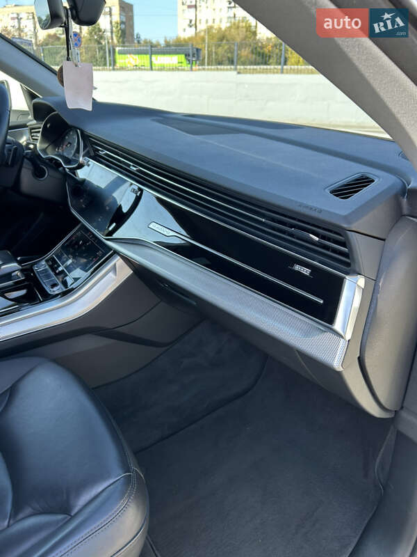 Внедорожник / Кроссовер Audi Q8 2019 в Полтаве