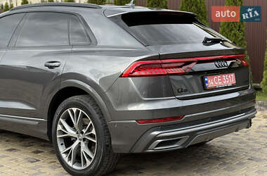 Внедорожник / Кроссовер Audi Q8 2020 в 