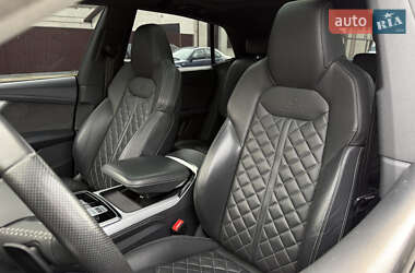 Внедорожник / Кроссовер Audi Q8 2020 в 