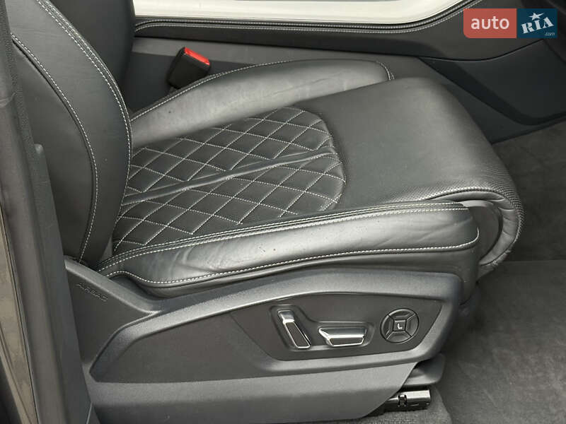 Внедорожник / Кроссовер Audi Q8 2020 в Тернополе