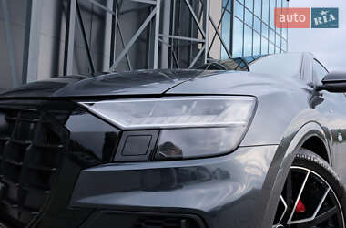 Внедорожник / Кроссовер Audi Q8 2020 в 