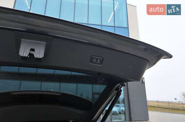 Внедорожник / Кроссовер Audi Q8 2020 в 