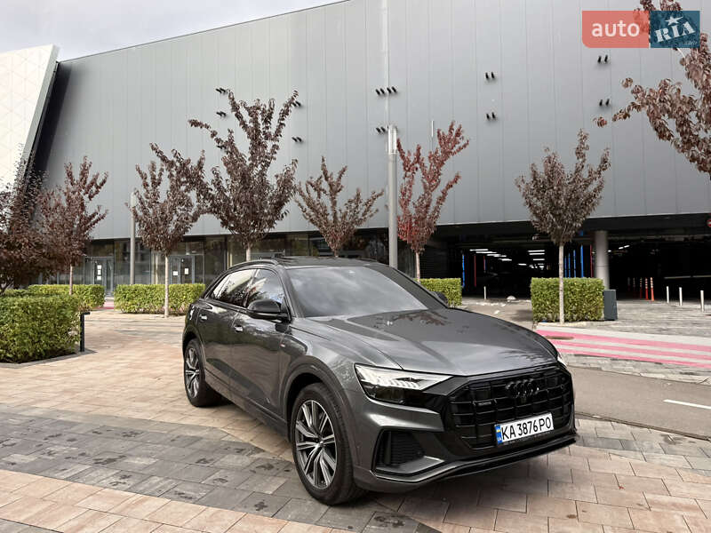 Внедорожник / Кроссовер Audi Q8 2019 в Киеве