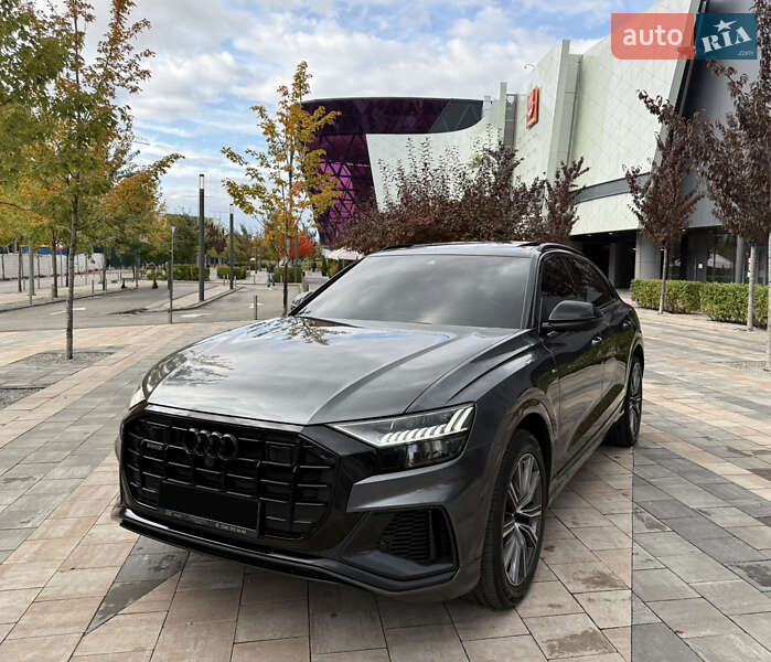 Внедорожник / Кроссовер Audi Q8 2019 в Киеве