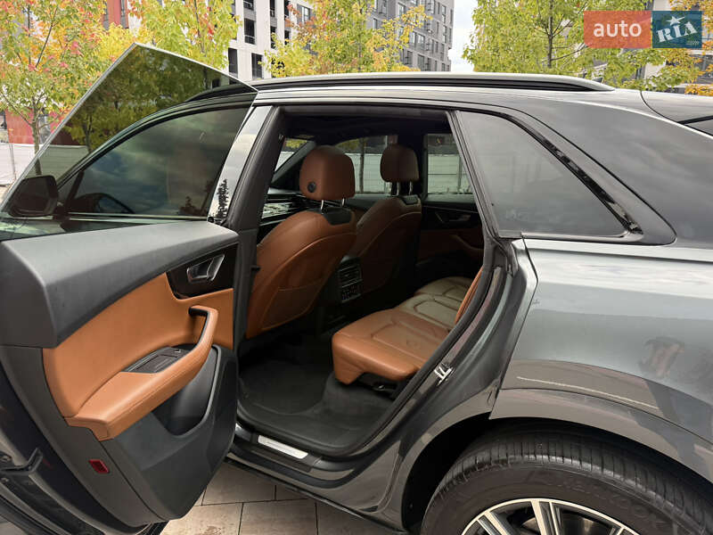Внедорожник / Кроссовер Audi Q8 2019 в Киеве
