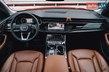 Внедорожник / Кроссовер Audi Q8 2018 в 