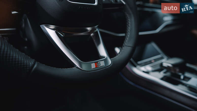 Внедорожник / Кроссовер Audi Q8 2018 в Киеве