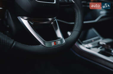 Внедорожник / Кроссовер Audi Q8 2018 в 