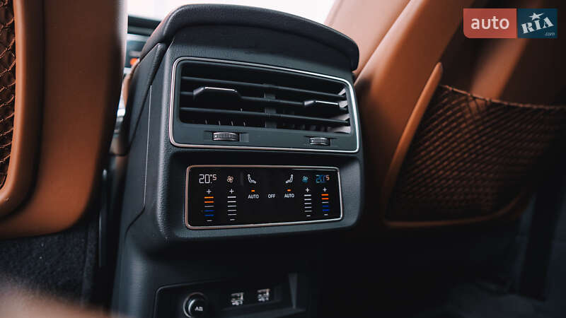 Внедорожник / Кроссовер Audi Q8 2018 в Киеве