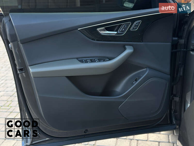 Внедорожник / Кроссовер Audi Q8 2019 в Одессе