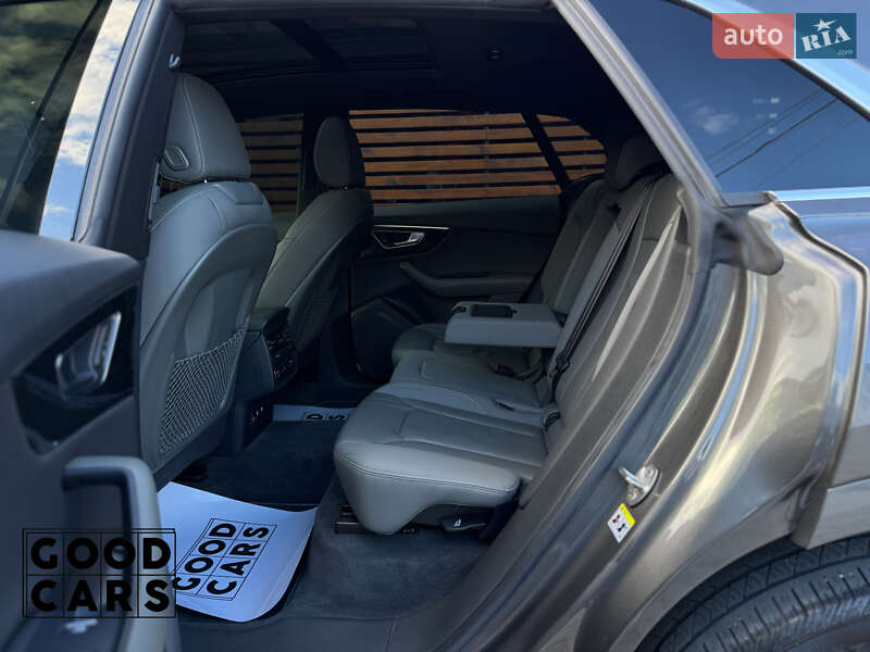 Внедорожник / Кроссовер Audi Q8 2019 в Одессе