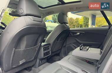 Внедорожник / Кроссовер Audi Q8 2018 в 