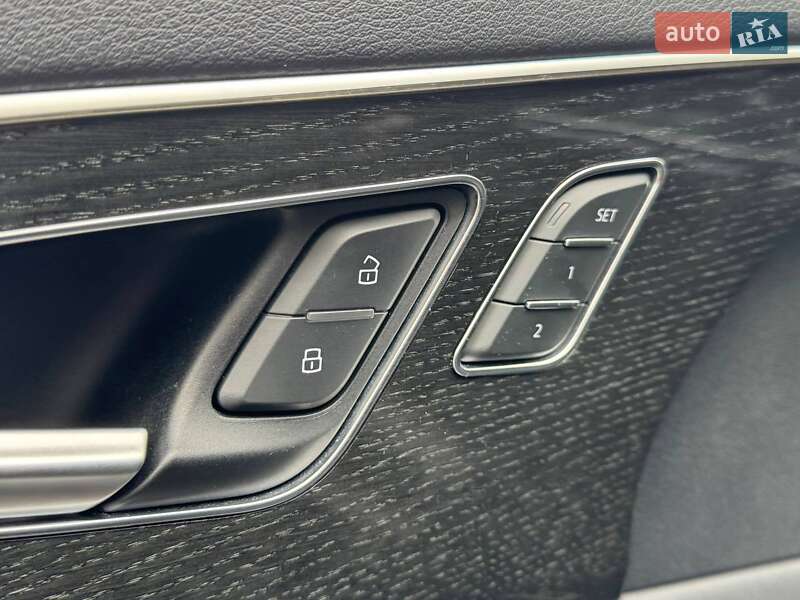 Позашляховик / Кросовер Audi Q8 2018 в Одесі фото 25 Позашляховик / Кросовер Audi Q8 2018 в Одесі