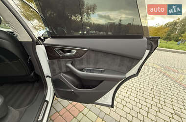 Внедорожник / Кроссовер Audi Q8 2020 в 