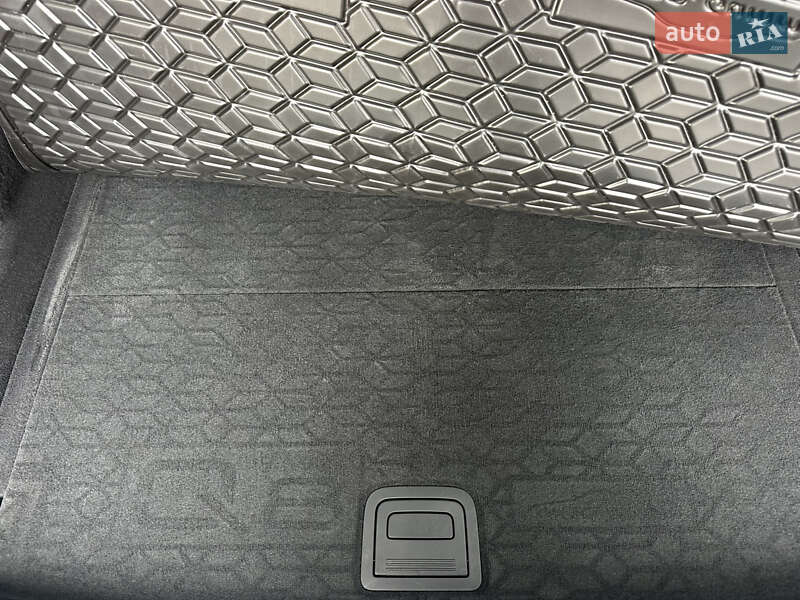 Внедорожник / Кроссовер Audi Q8 2019 в Киеве фото 25 Внедорожник / Кроссовер Audi Q8 2019 в Киеве