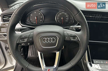 Позашляховик / Кросовер Audi Q8 2019 в 