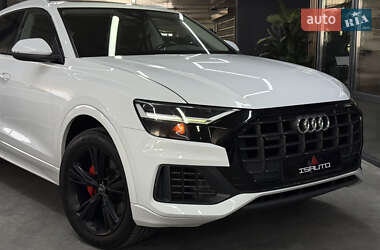 Позашляховик / Кросовер Audi Q8 2019 в 