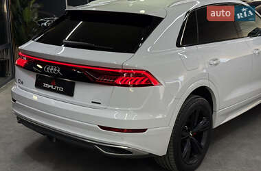 Позашляховик / Кросовер Audi Q8 2019 в 