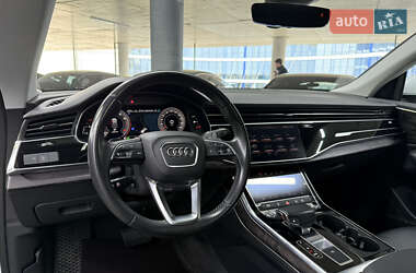 Позашляховик / Кросовер Audi Q8 2019 в 